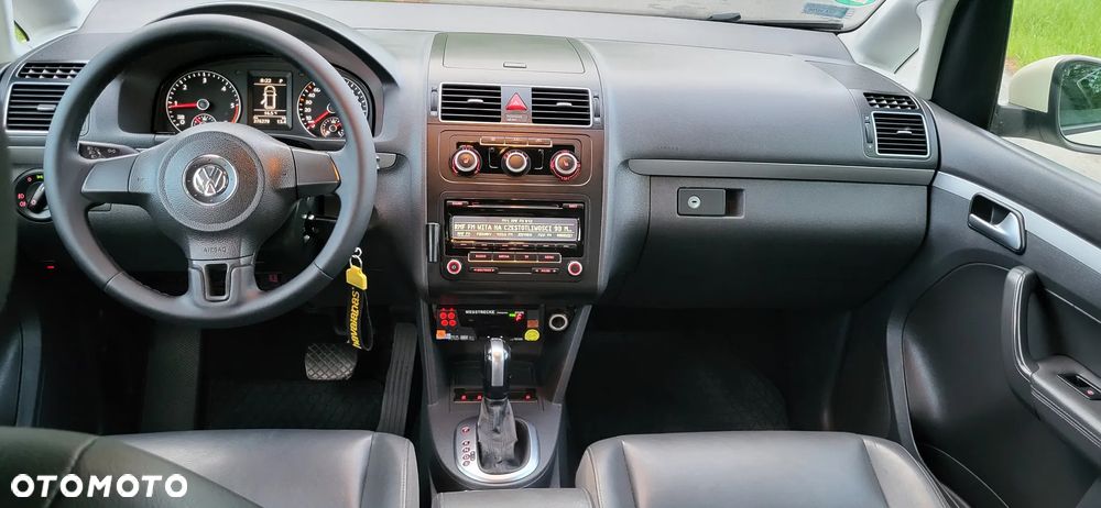 Volkswagen Touran - 13