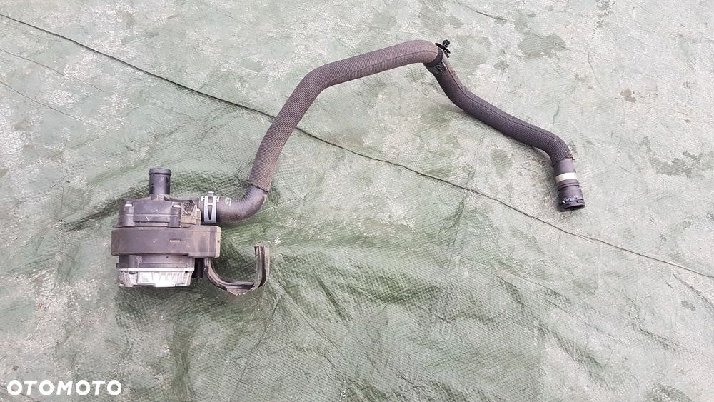 SKODA OCTAVIA IV DODATKOWA ELEKTRYCZNA POMPA WODY 04L965567B - 2