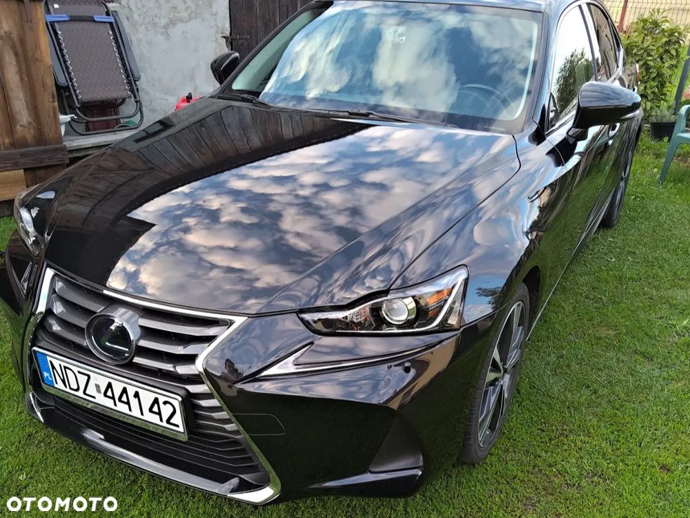 Lexus IS 300h Black - 22