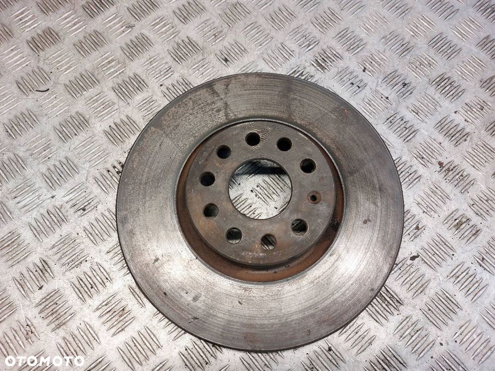 TARCZE HAMULCOWE PRZÓD + KLOCKI + ZACISKI VOLKSWAGEN PASSAT B6 - 4