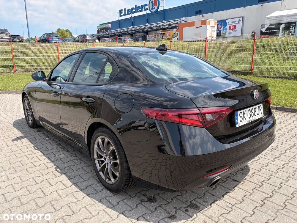 Alfa Romeo Giulia 2.0 Turbo Business - 4