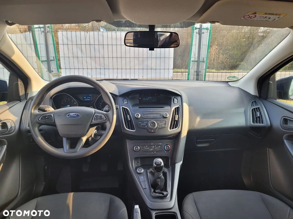 Ford Focus 1.0 EcoBoost Ambiente - 9