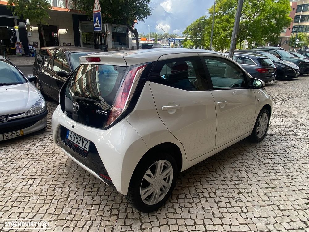 Toyota Aygo x-play touch - 20
