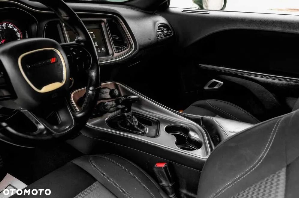 Dodge Challenger 5.7 R/T - 11
