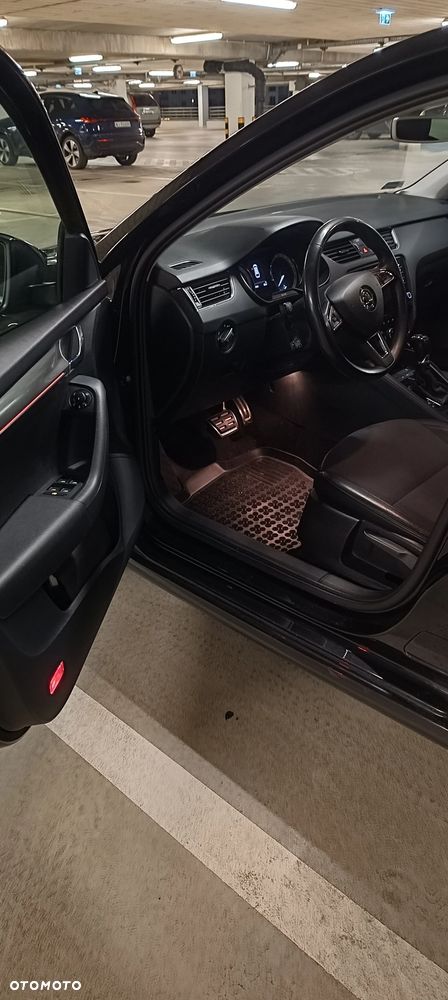 Skoda Octavia 2.0 TSI 4x4 Style DSG - 8