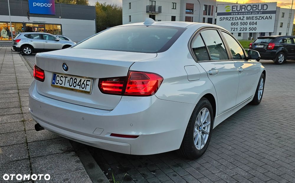 BMW Seria 3 320i - 3
