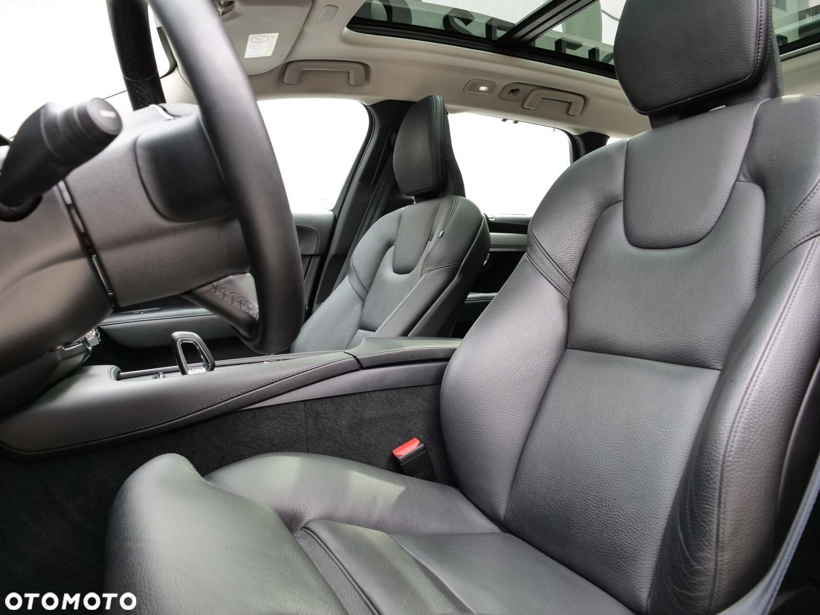 Volvo V90 Cross Country - 13