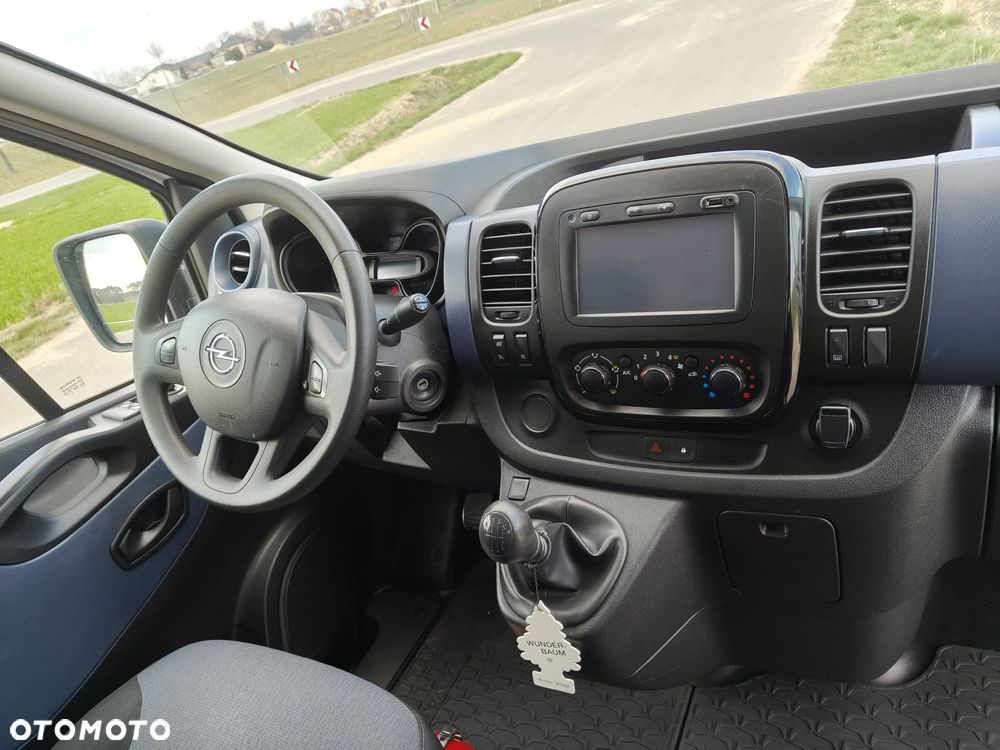 Opel Vivaro - 11