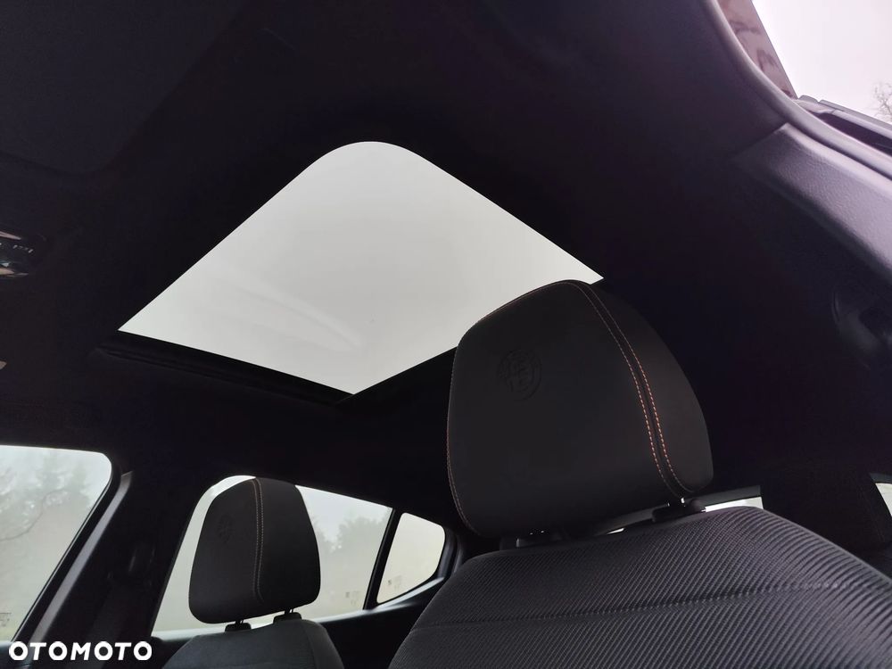 Alfa Romeo Tonale 1.5 VGT Ti - 14
