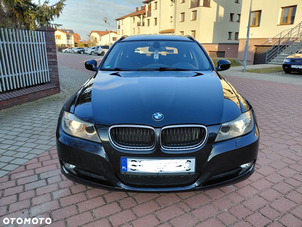 BMW Seria 3 320d DPF Edition Sport - 2