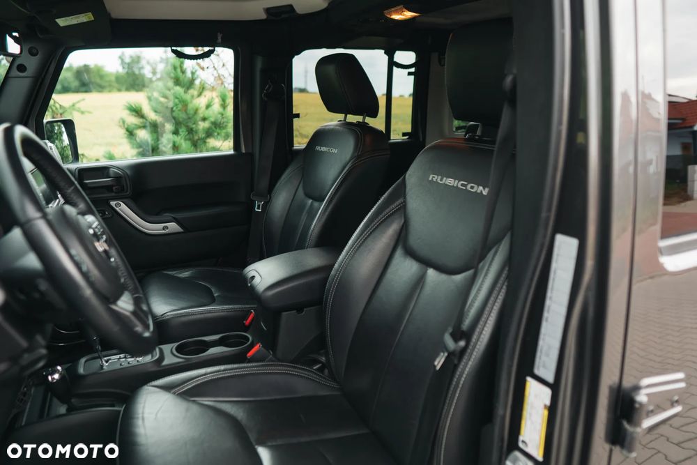 Jeep Wrangler 3.6 Unlim Rubicon - 24