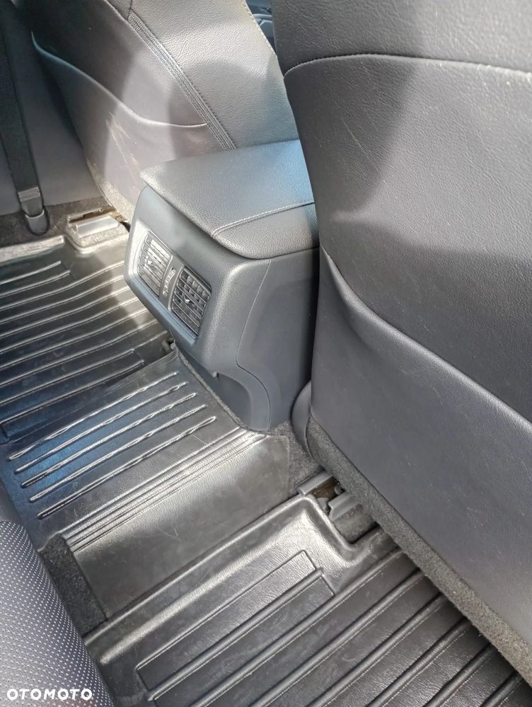 Toyota Camry 2.5 Hybrid Executive CVT - 28