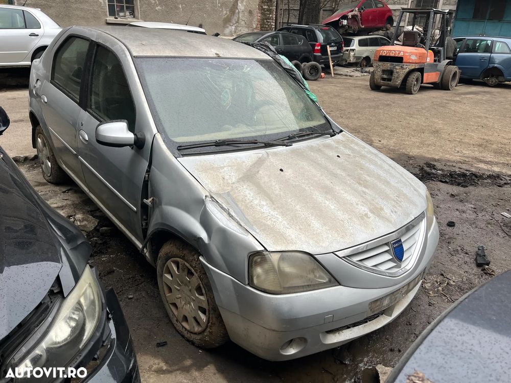 Dezmembrez Dacia Logan 1 gri argintiu 1,6 16v 2007 77kw 105CP - 2