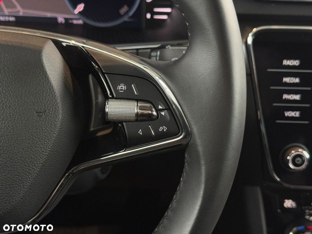 Skoda Superb 2.0 TDI SCR Style DSG - 34