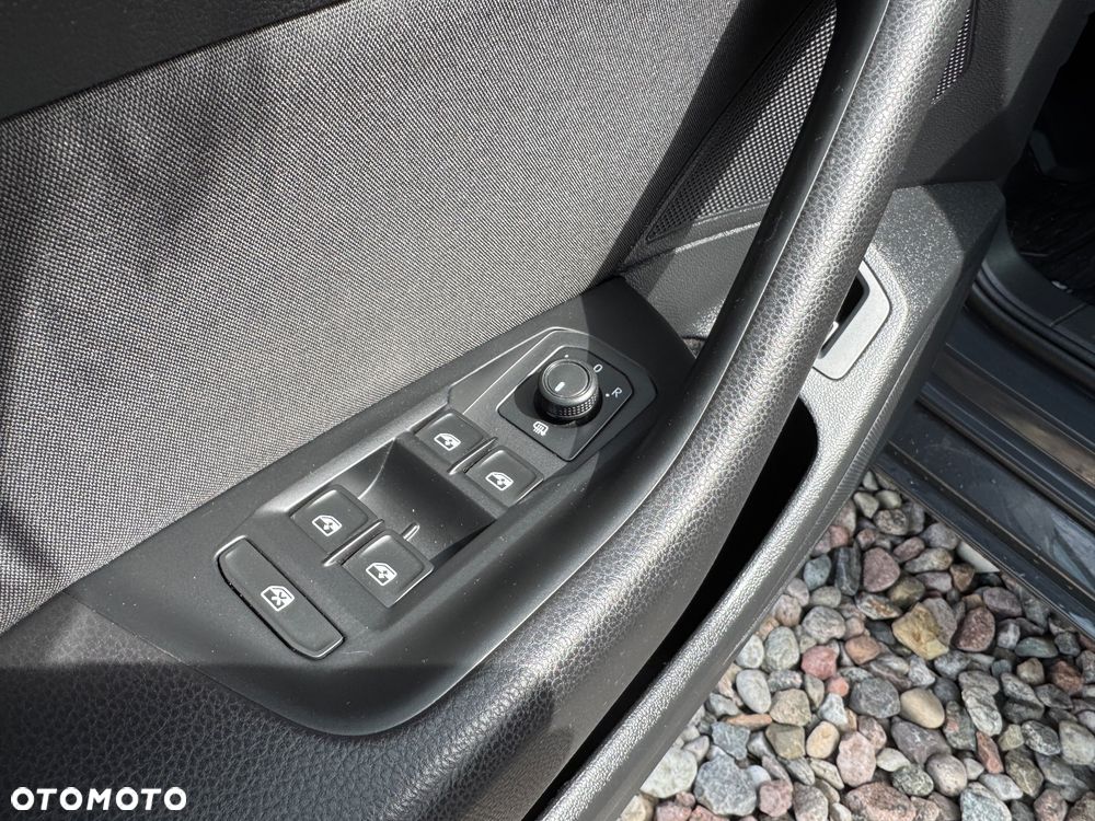 Volkswagen Passat 2.0 TDI SCR DSG Elegance - 22