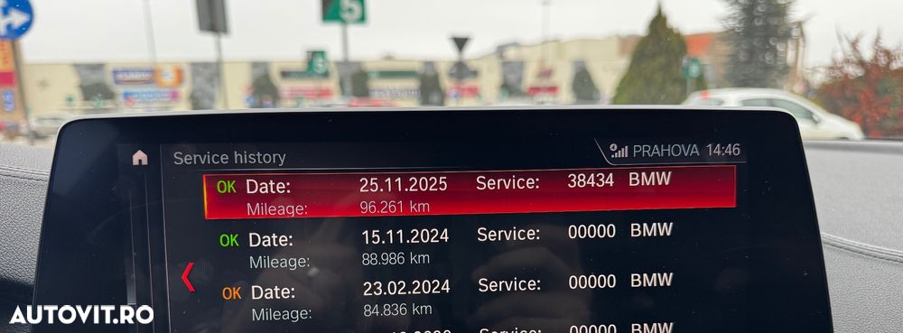 BMW Seria 5 520i Aut. Luxury Line - 23