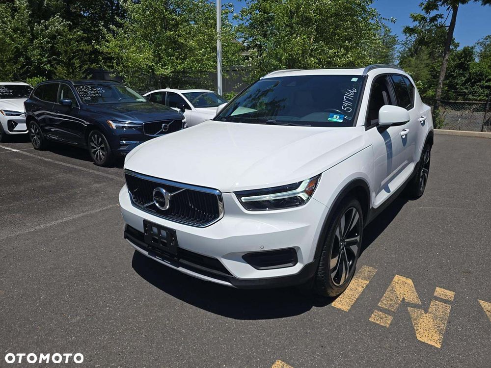 Volvo XC 40 T5 AWD Momentum - 1