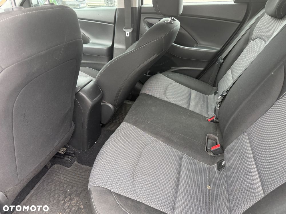 Hyundai i30 1.6 D Comfort - 15