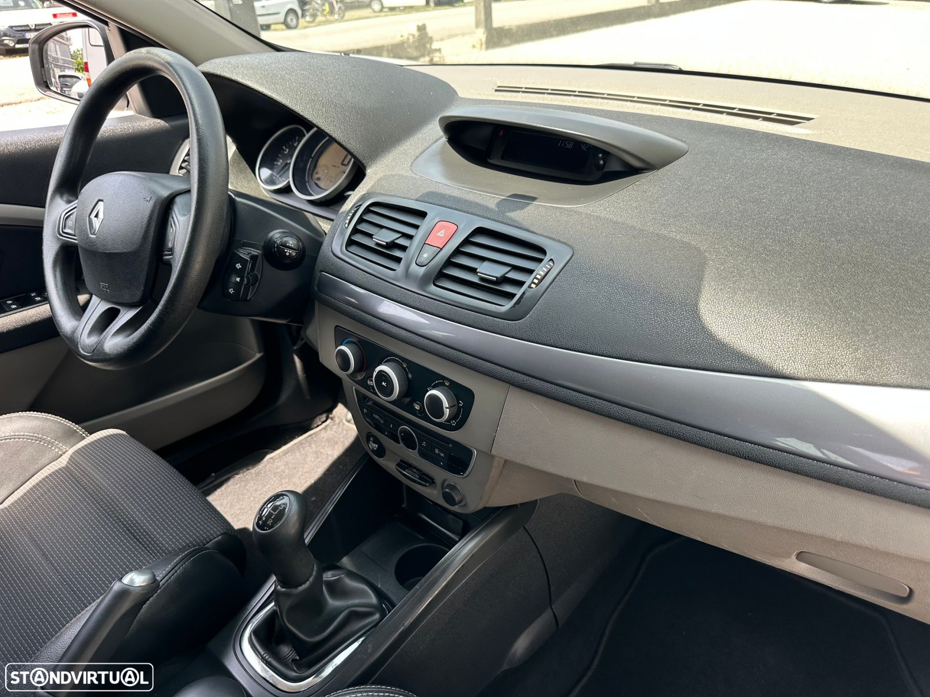 Renault Mégane 1.5 dCi Dynamique - 13