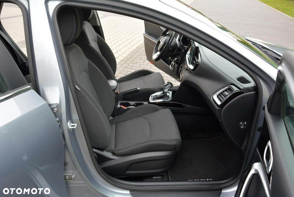 Kia Ceed - 16