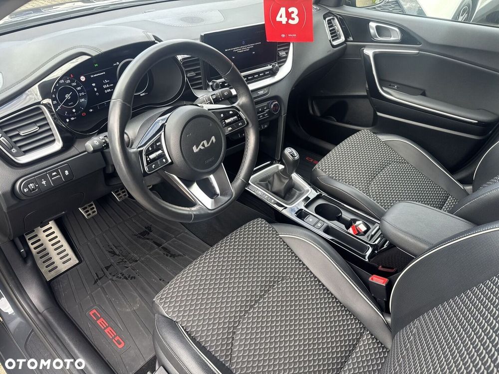Kia Ceed 1.5 T-GDI Business Line Plus - 12