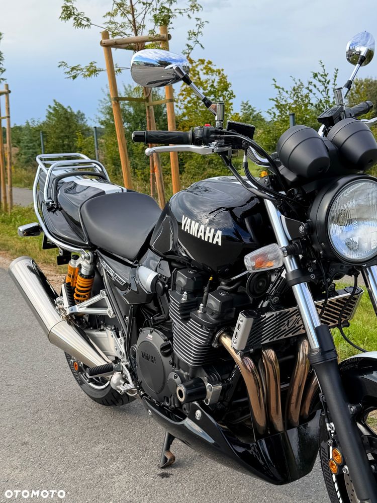 Yamaha XJR - 14