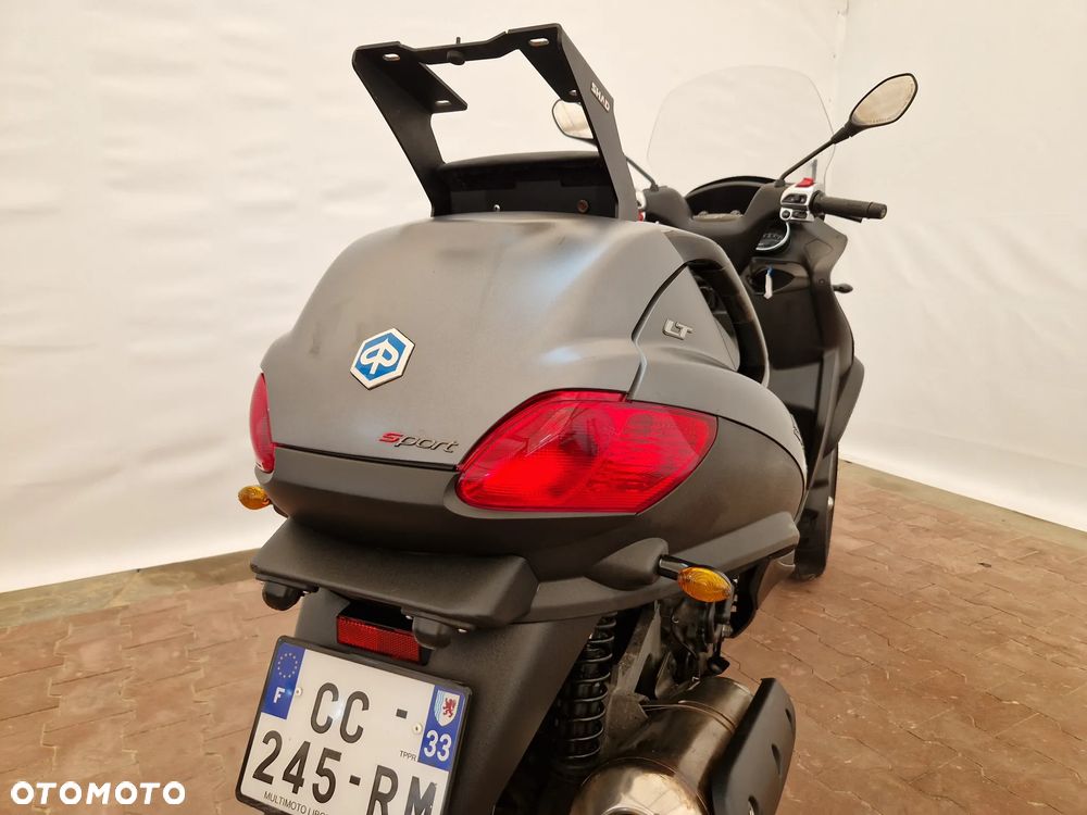 Piaggio MP-3 - 22
