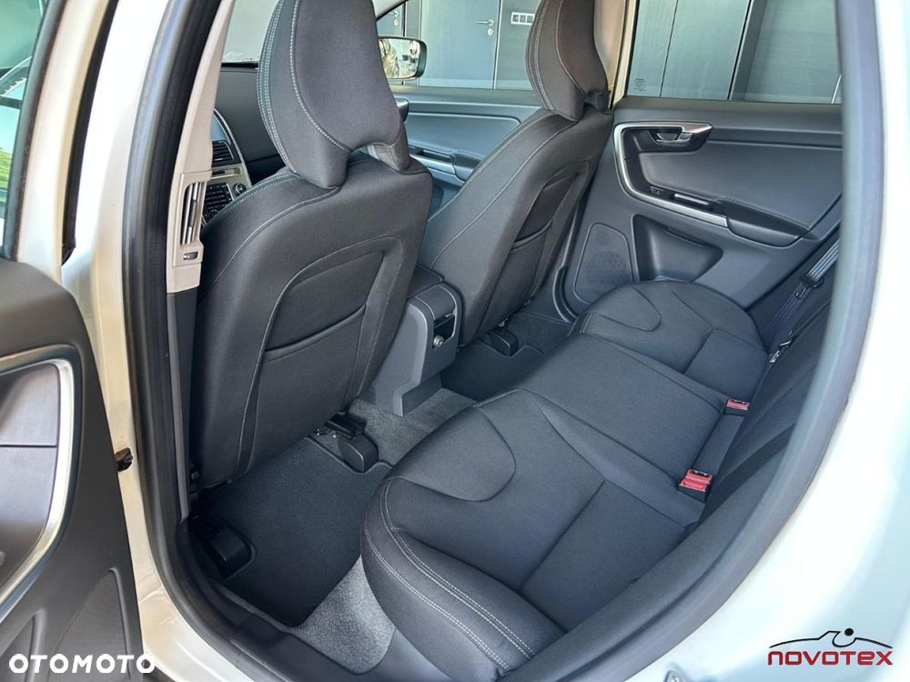 Volvo XC 60 D3 Drive-E Momentum - 18