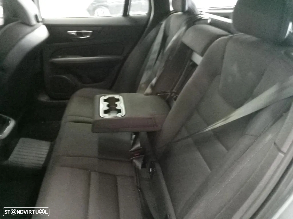 Volvo V60 2.0 T8 AWD TE Momentum - 7