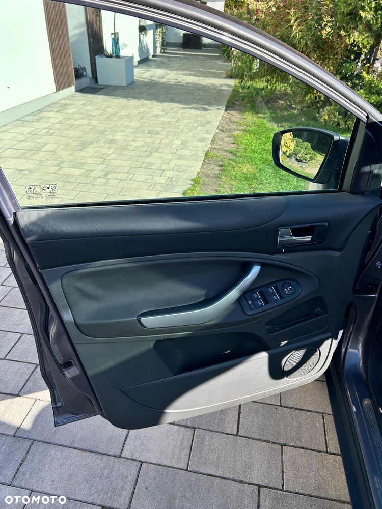 Ford Kuga - 19