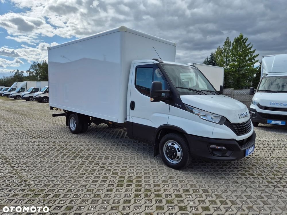 Iveco Daily 35C16, kontener 8PAL 4.38m x 2.12m x 2.13m, winda, klimatyzacja, bliźniaki, HAK 3.5T - 3