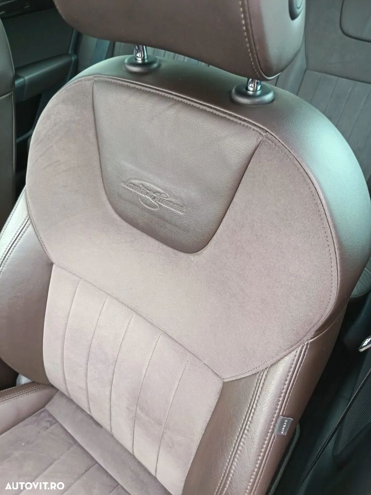 Skoda Octavia Combi 2.0 TDI DSG L&K - 27