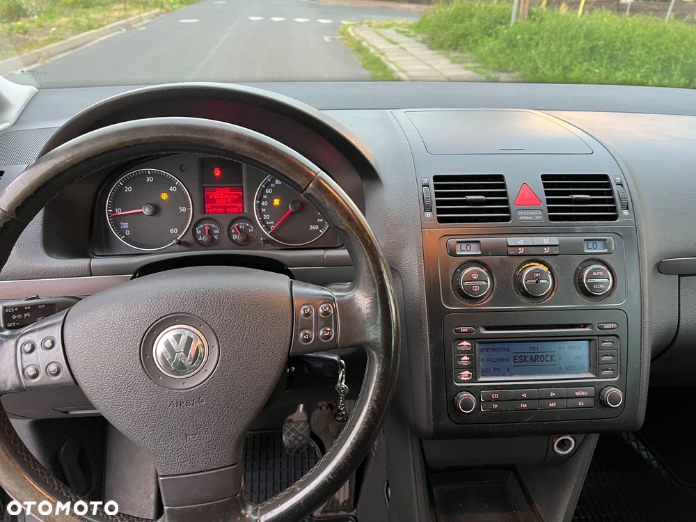 Volkswagen Touran 1.9 TDI Highline - 9