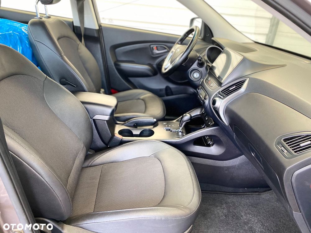 Hyundai ix35 2.0 CRDi 4WD Automatik Fifa World Cup Gold Edition - 14