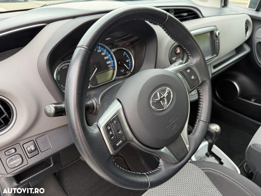 Toyota Yaris 1.5 VVT-i HSD Active - 13