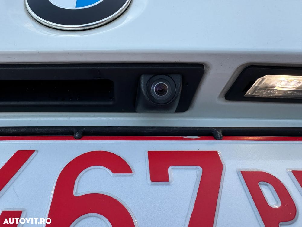 BMW Seria 3 320i Aut. Luxury Line - 29