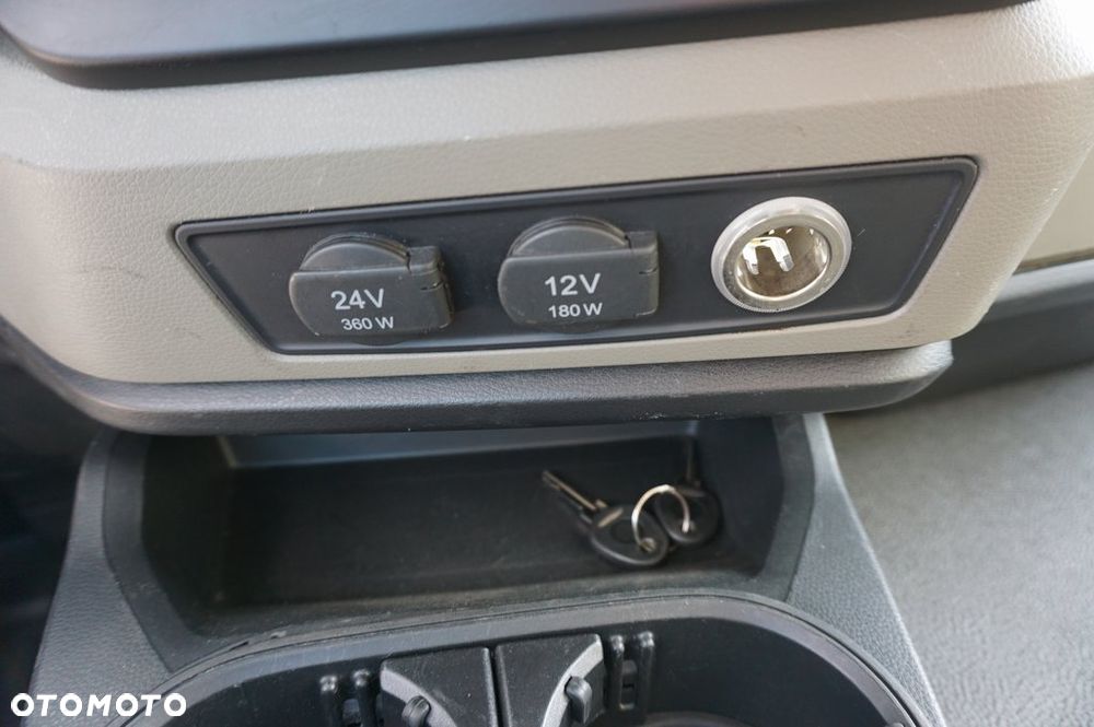 MAN TGL 12.250 4x2 BL CHŁODNIA THERMO KING NAVI * 125 000 KM * - 18