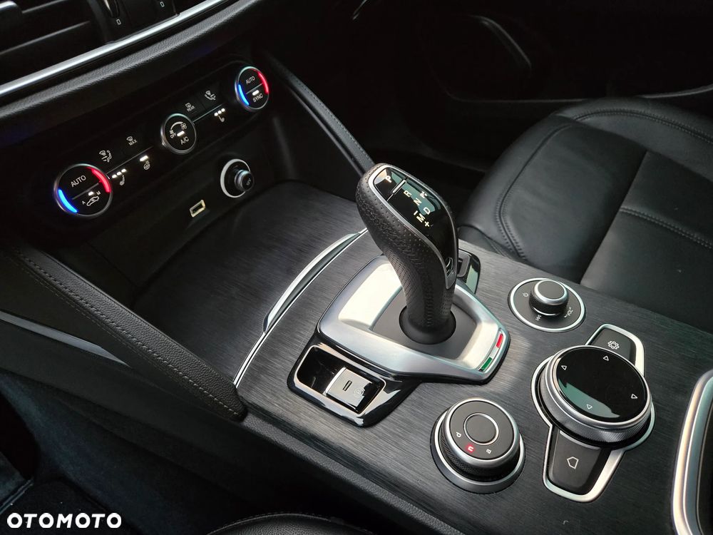 Alfa Romeo Stelvio 2.0 Turbo 16V AT8-Q4 Sprint - 26