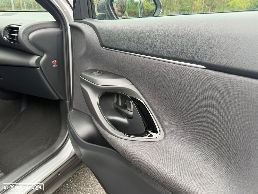 Toyota Yaris Cross 1.5 HDF Square Collection - 41