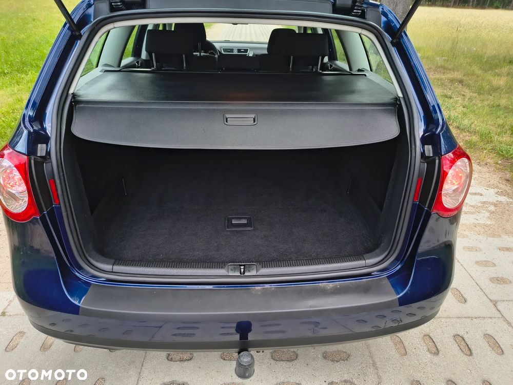 Volkswagen Passat 2.0 TDI BlueMotion Technology Comfortline - 14