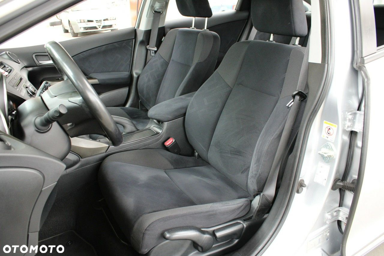 Honda Civic 1.8 i-VTEC Sport - 11