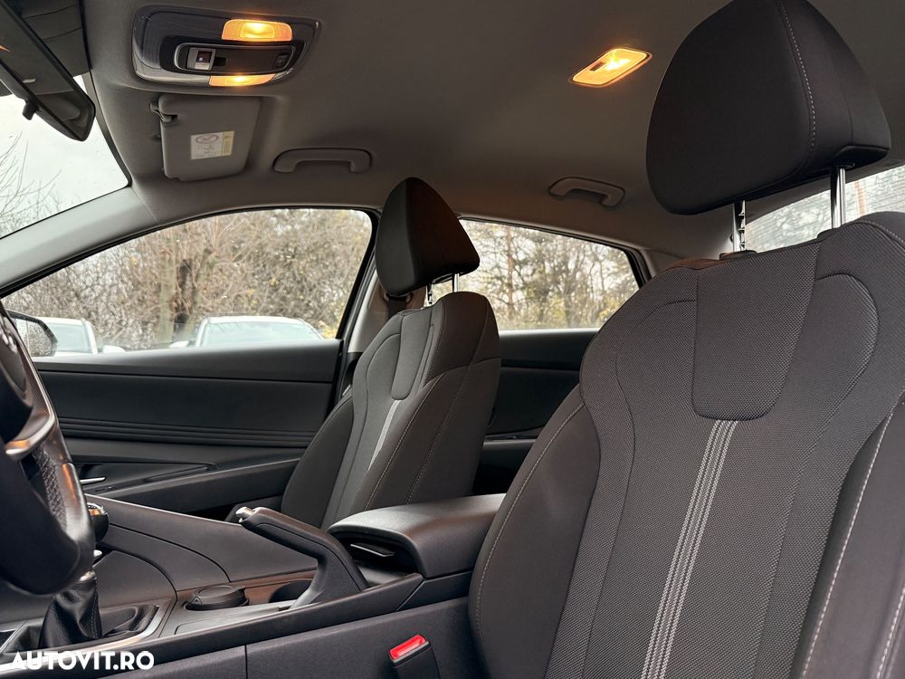 Hyundai Elantra 1.6 l 123 CP 6MT Highway - 16