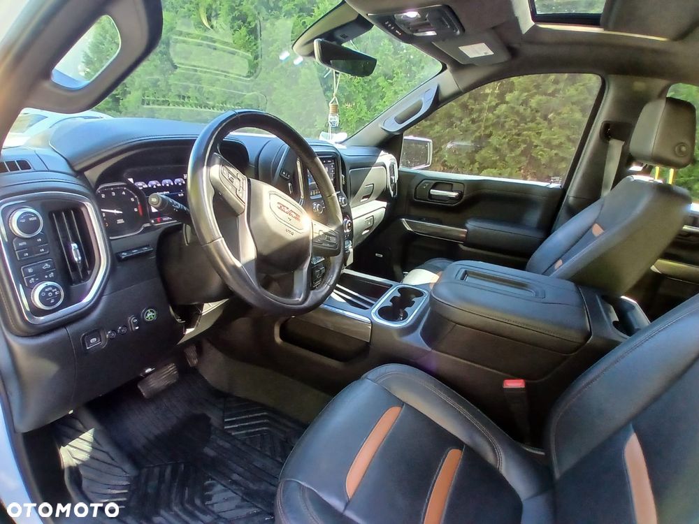 GMC Sierra - 13