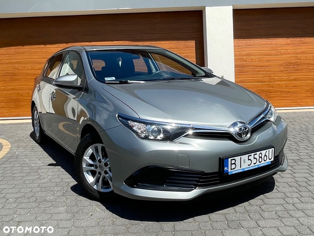 Toyota Auris - 1