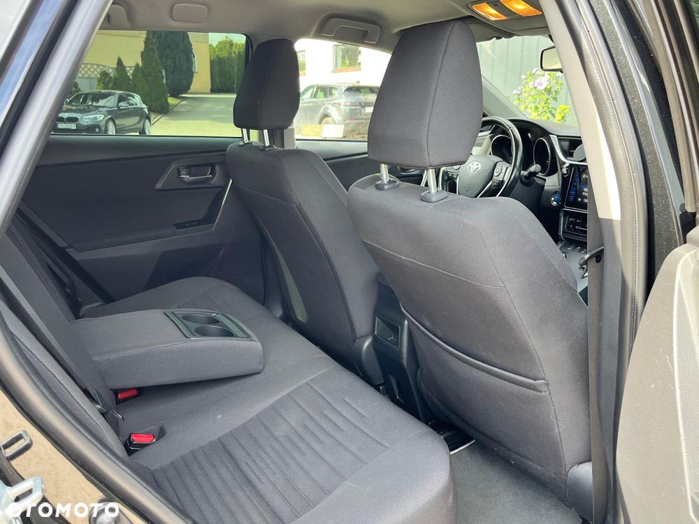Toyota Auris Hybrid 135 Premium - 29