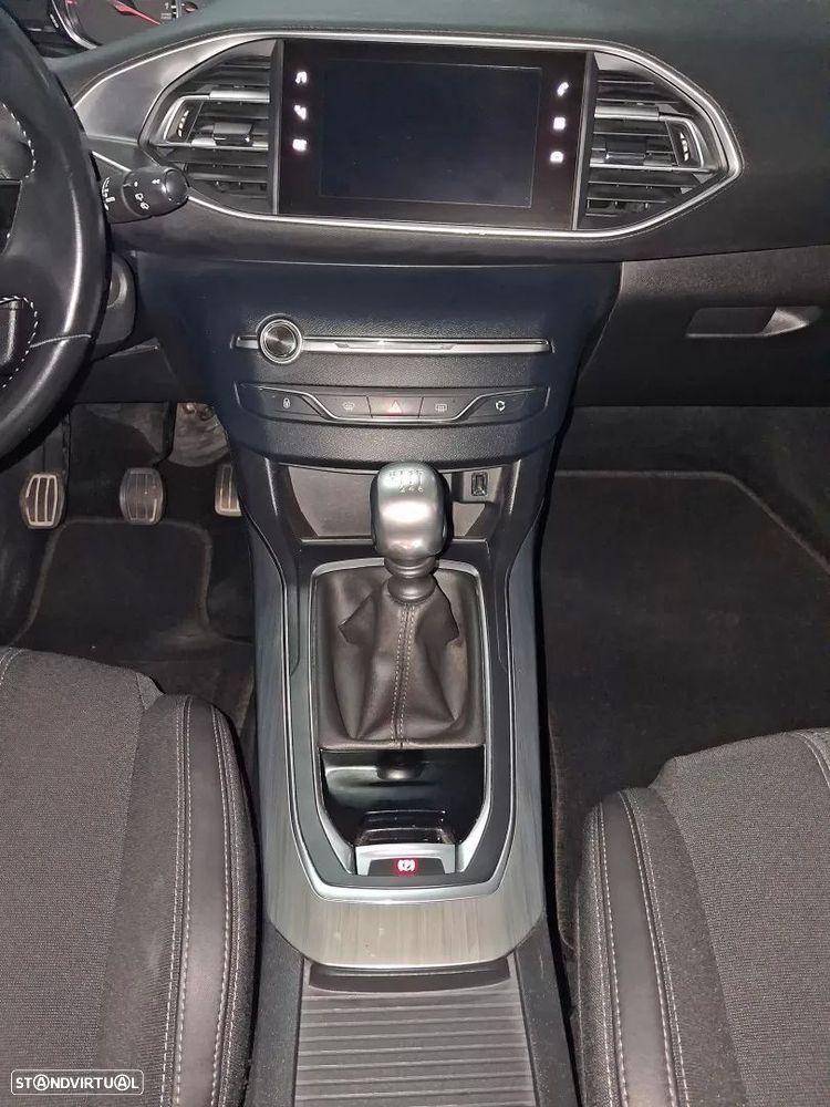 Peugeot 308 SW 1.2 PureTech Allure Pack - 14