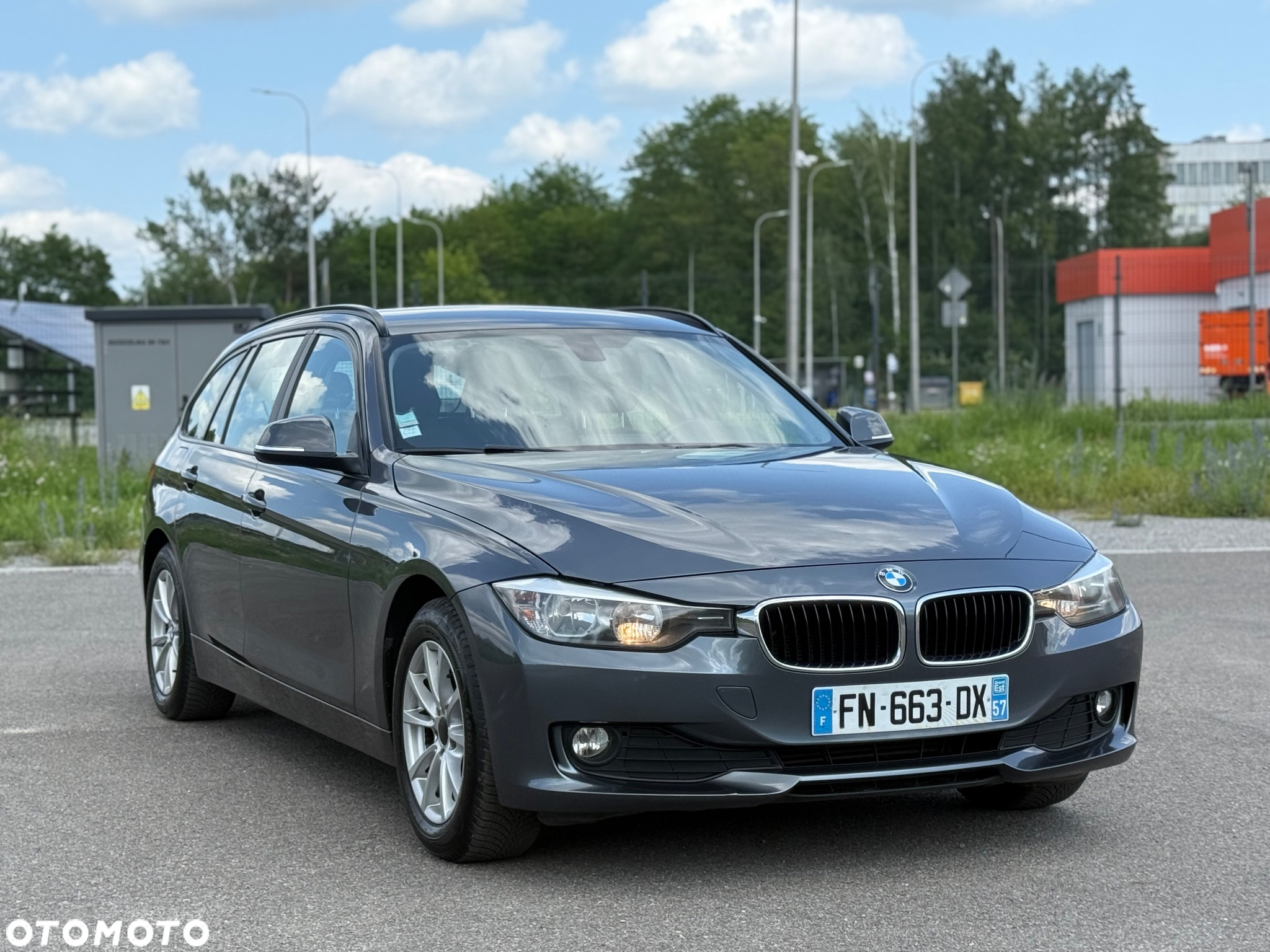 BMW Seria 3 318d Touring - 14