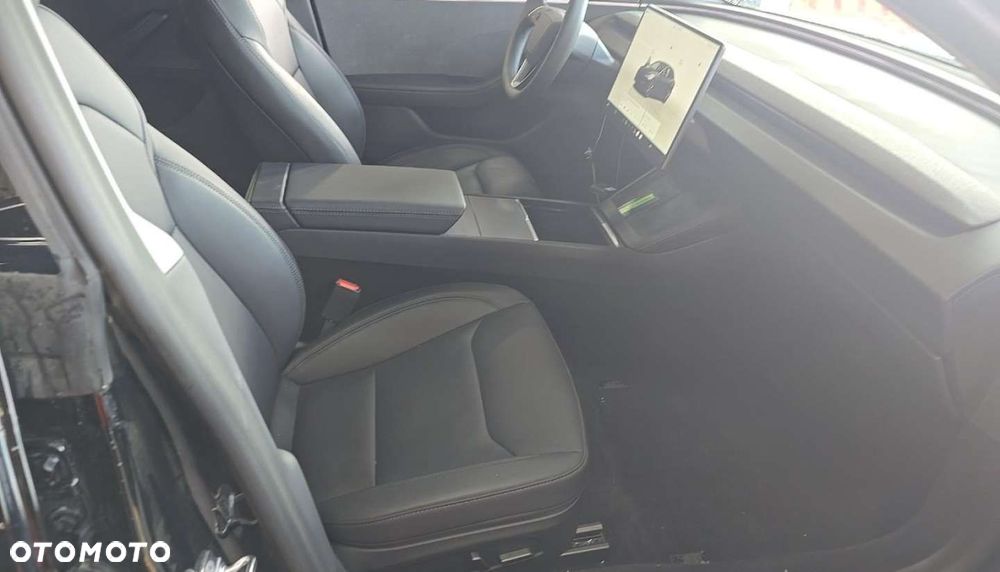 Tesla Model 3 - 8