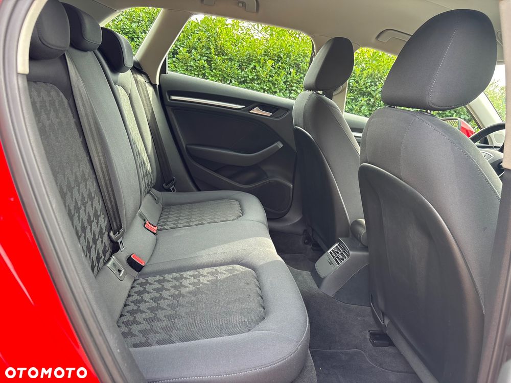Audi A3 Sportback 1.2 TFSI Ambiente - 9