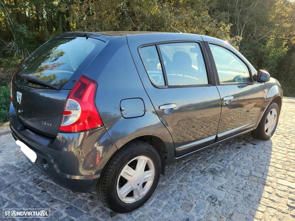 Dacia Sandero 1.2 16V 75 Celebration - 6